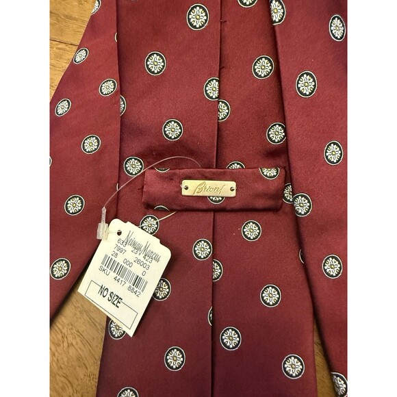 New With Tags! Vintage BRIONI Maroon Silk Medallion Tie Handmade Italy - Picture 5 of 6
